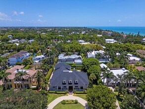 Building Photo - 194 4th Ave N