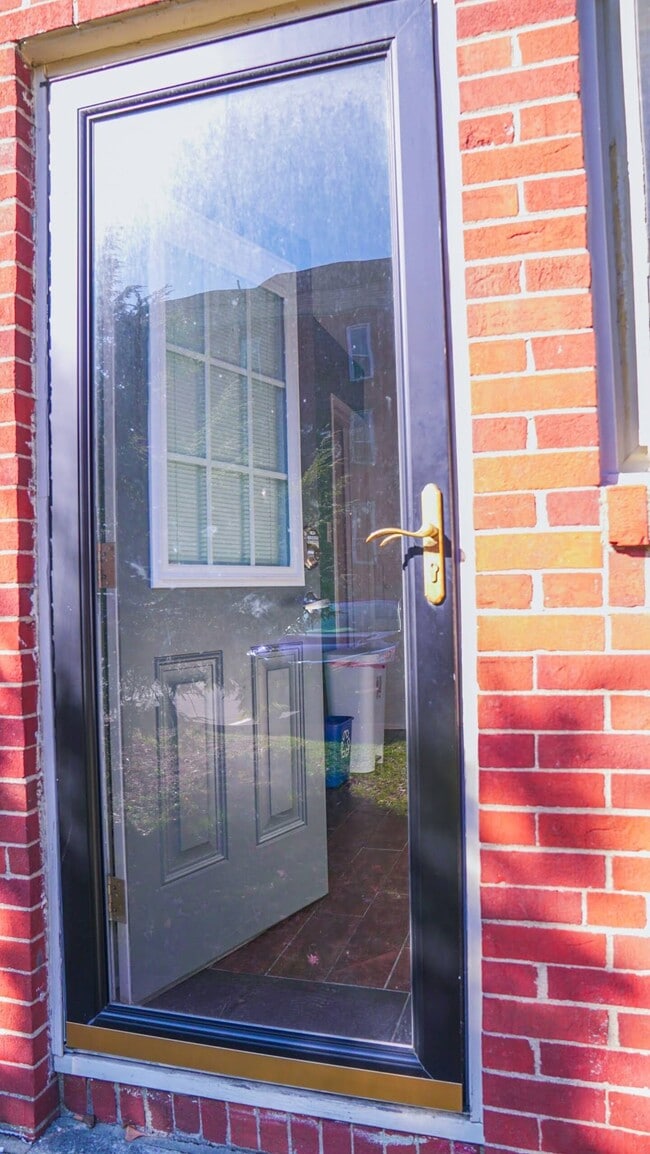 Building Photo - 1746 E Broad St