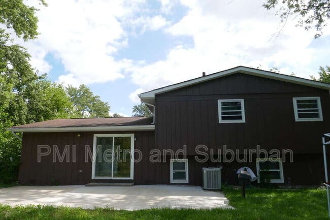 Building Photo - 22750 Valley Dr