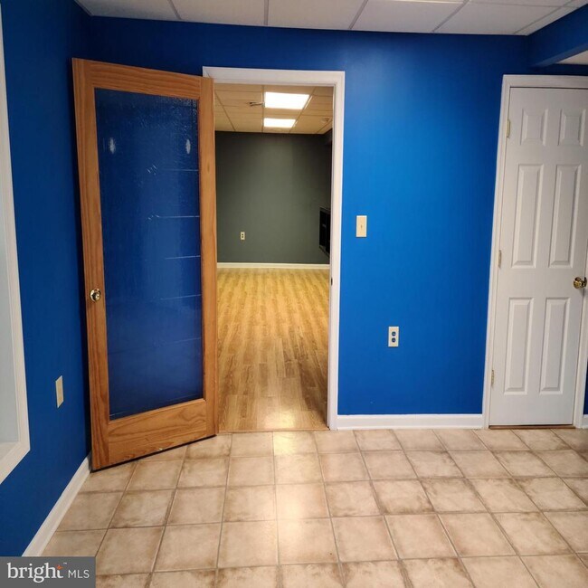 Building Photo - 135 Hill Valley Dr