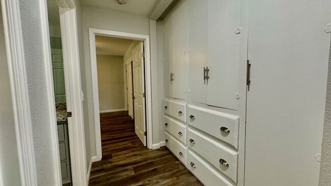 Building Photo - NEWLY RENOVATED 3 BED, 3 BATH ONE STORY HO...