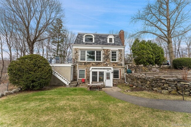 Building Photo - 598 N Lake Blvd