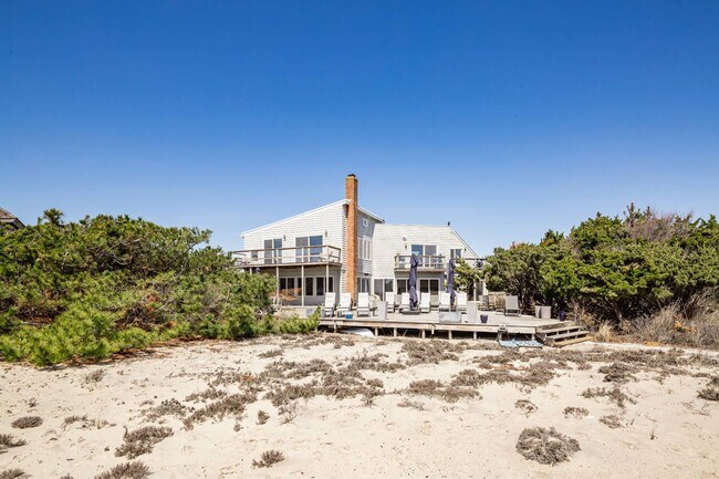 Building Photo - 64 Shore Rd