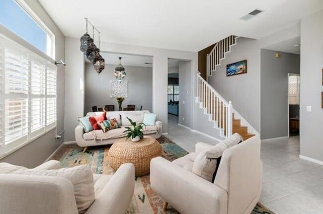 Building Photo - 5 Bedroom Home in Carmel Valley Cul-de-Sac