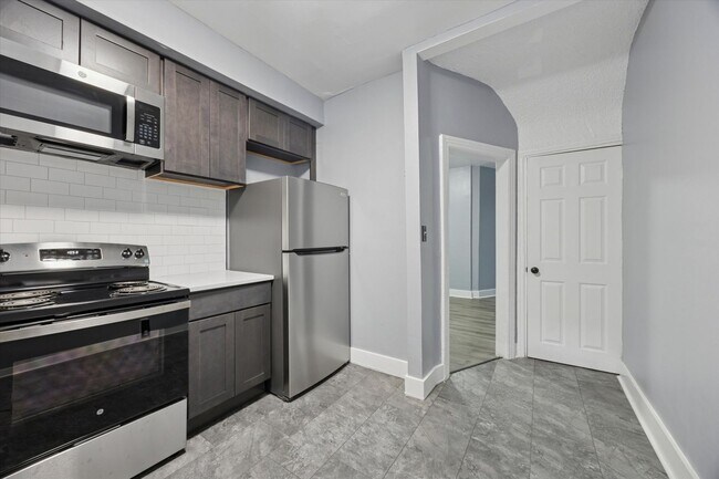 Building Photo - 4 Bedroom House North Philly- Will accept 3 Bedroom Vouchers!