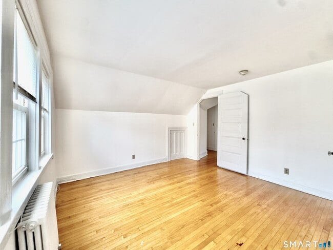 Building Photo - 53 Treat Ave