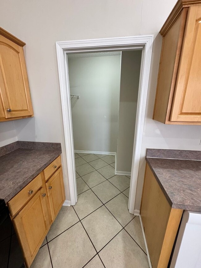 Building Photo - Comfortable 2-Bed, 2-Bath Home