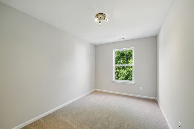 Building Photo - 8621 Neuse Club Ln