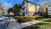 Building Photo - 10024 Strafford Oak Ct