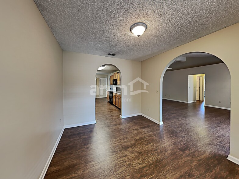 Building Photo - 4637 Blue Stream Ln S