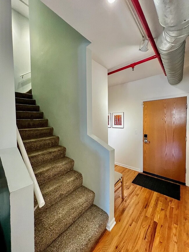 Building Photo - 1834 Ridge Ave