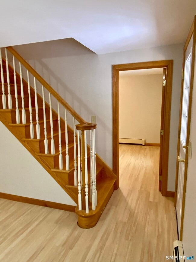 Building Photo - 8 S Rd