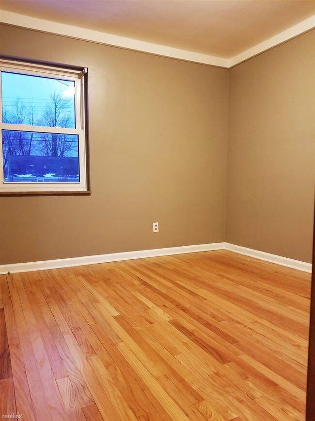 Building Photo - 22755 Courtland Ave