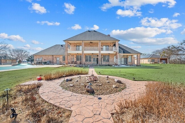 Building Photo - 208 Highpoint Cir
