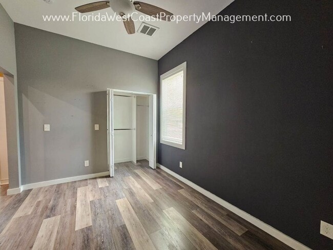 Building Photo - ADORABLE 2 BEDROOM/1 BATH COTTAGE! BRADENTON! ANNUAL LEASE!