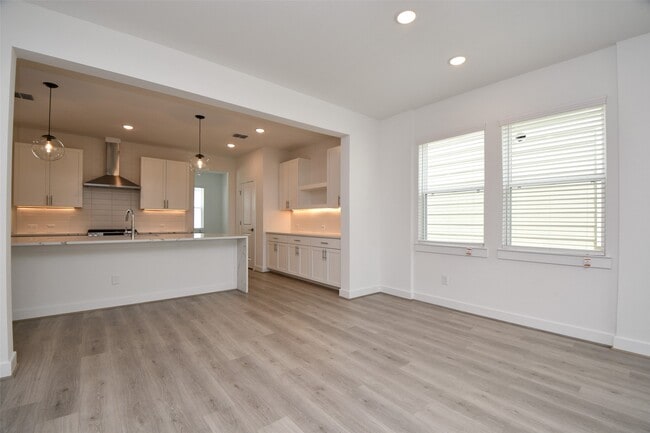 Building Photo - 2209 Via Laura Ln