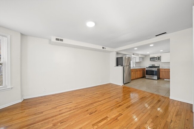 Building Photo - 8026 S Coles Ave