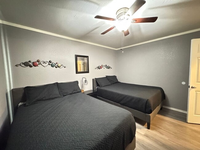 Building Photo - Home close to Casinos and River