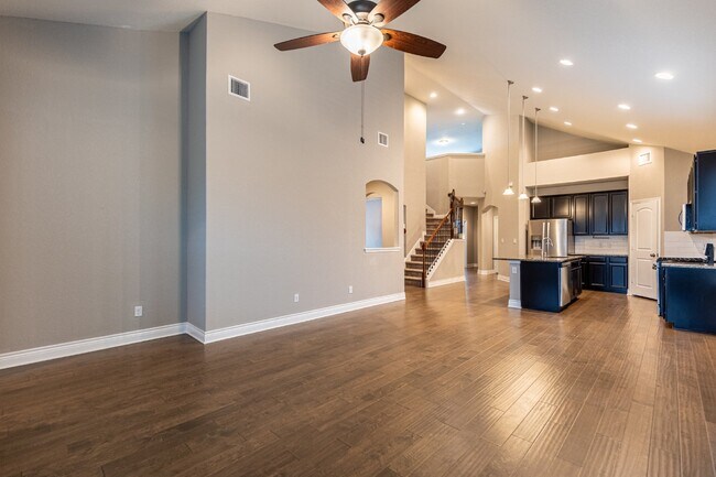 Building Photo - 27462 Paraiso Sands