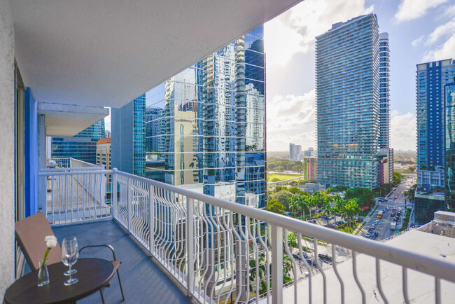 Building Photo - 1200 Brickell Bay Dr