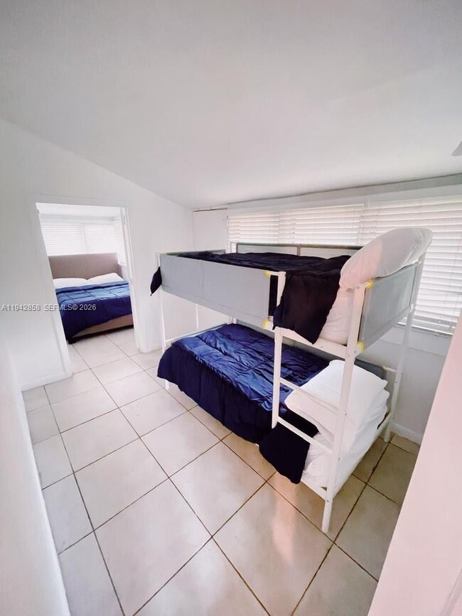 Building Photo - 105 NW 31st St