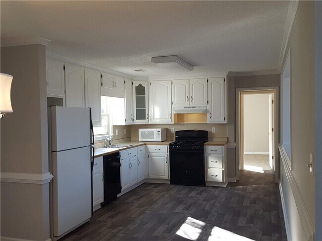 Building Photo - 404 Bennett Farms Pl