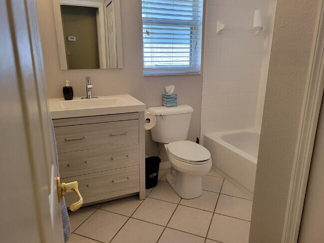 Building Photo - Cozy 2 Bedroom Home in 55+ Kings Ridge