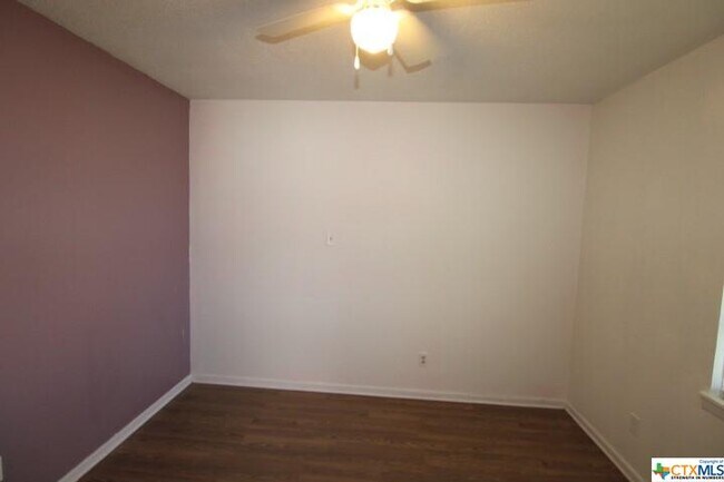 Building Photo - 409 Short Ave