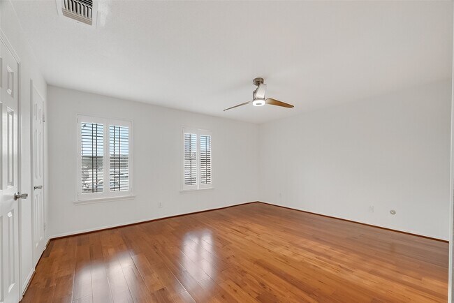 Building Photo - 7505 Memorial Woods Dr