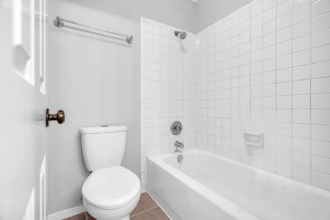 Building Photo - Where Comfort Meets Everyday Luxury!