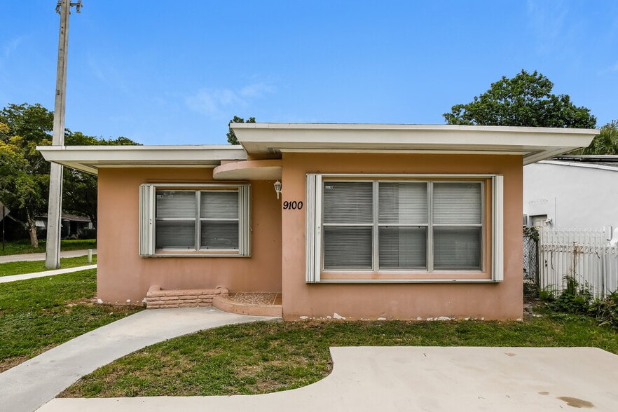 Primary Photo - 9100 NW 3rd Ave