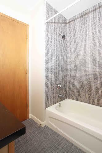 Building Photo - Cozy Condo at Marquam Court. Near OHSU with Parking and Storage-