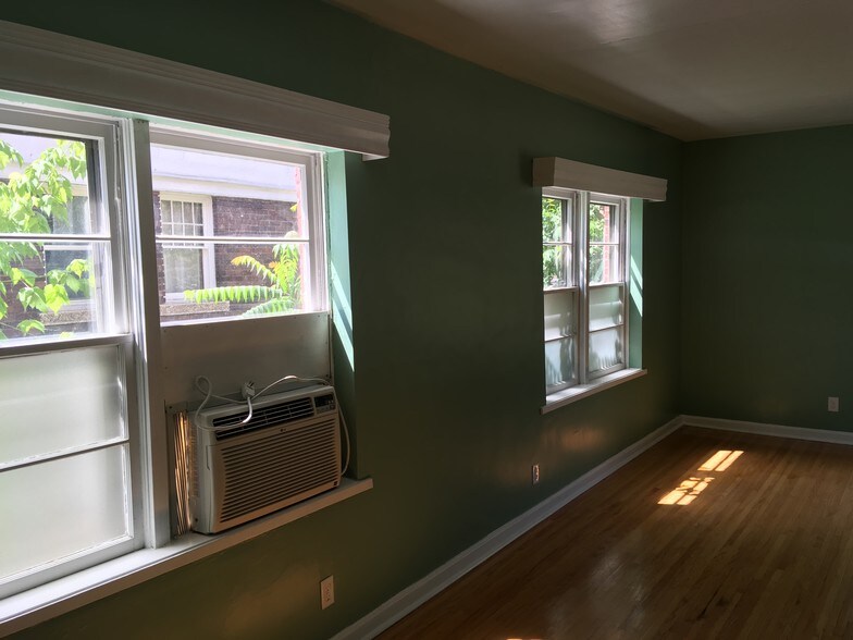 Building Photo - 768 E 900 S