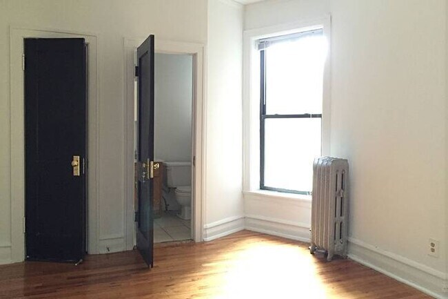 Floorplan - 5300-5308 S. Greenwood Avenue