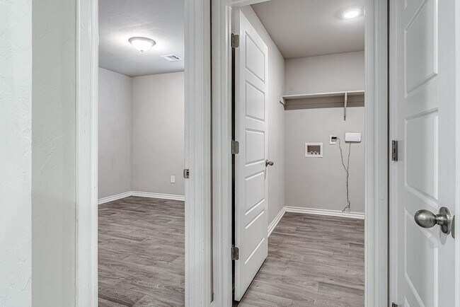 Building Photo - 4405 Montage Blvd