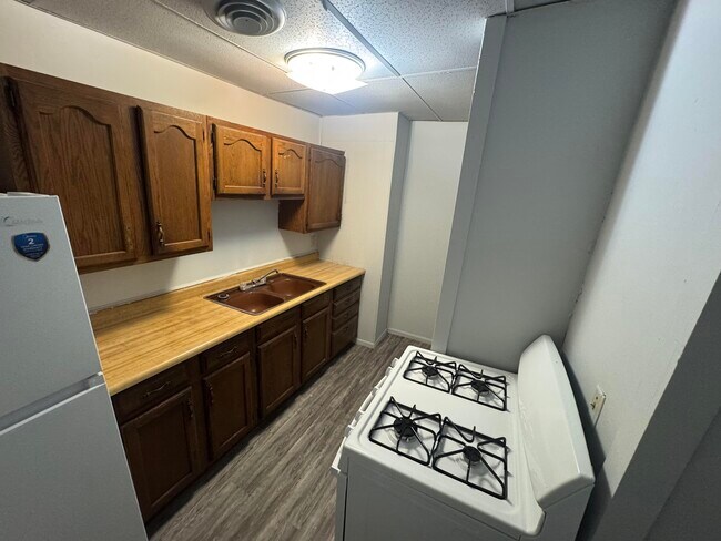 Building Photo - 425-1A Vermilion-N