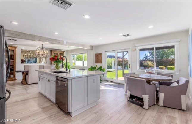 Building Photo - 4343 E Desert Crest Dr