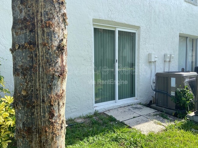 Building Photo - 3651 N Goldenrod Rd