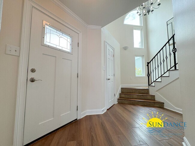 Building Photo - Waterfront Luxury Living on Cinco Bayou!