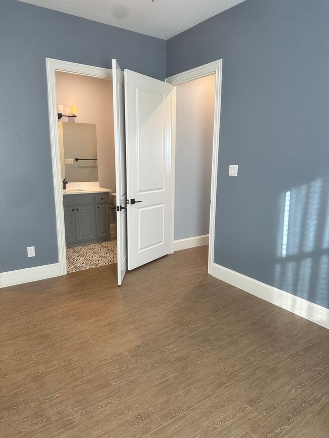 Building Photo - open concept 4bd - rent to own