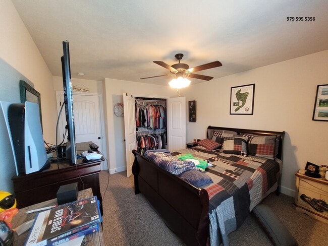 Building Photo - 1204 Robinsville Ct