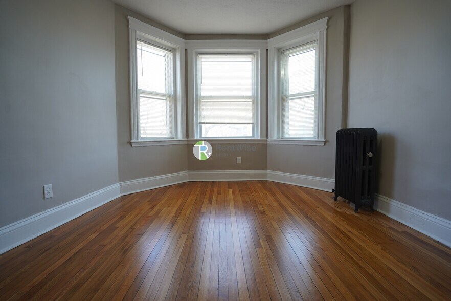 Building Photo - 79 Gordon St