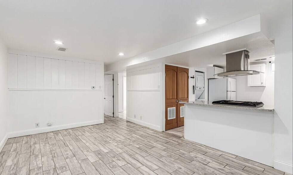 Living room - 1173 Dayton St