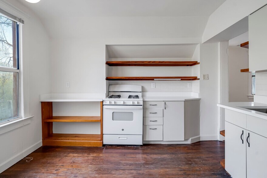 Building Photo - 740 Oakland Ave SE