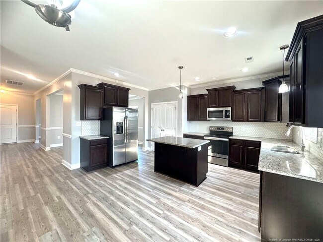 Building Photo - 571 Weston Woods St