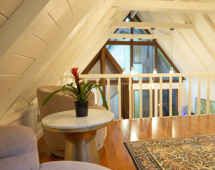 Building Photo - 2 Molino Ave