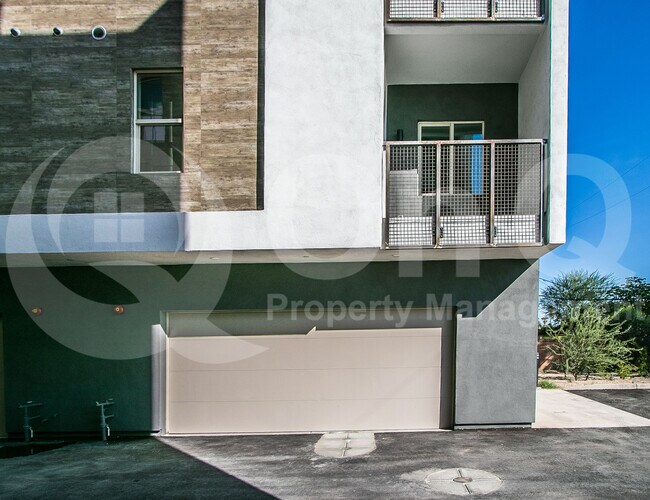Building Photo - 1443 E Osborn Rd
