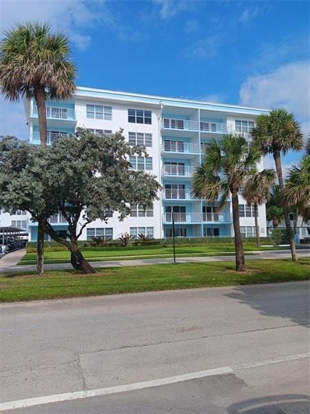 Building Photo - 4540 N Ocean Dr