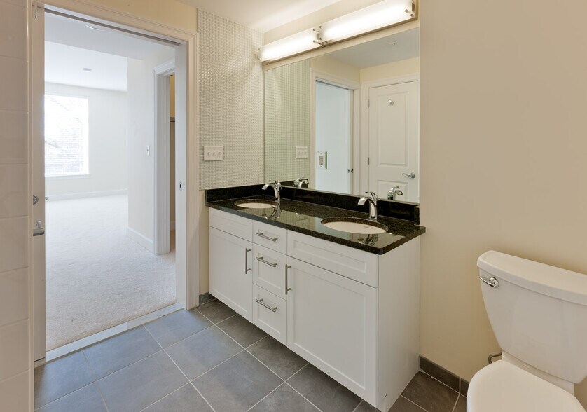 Building Photo - 17 Cameron Ave