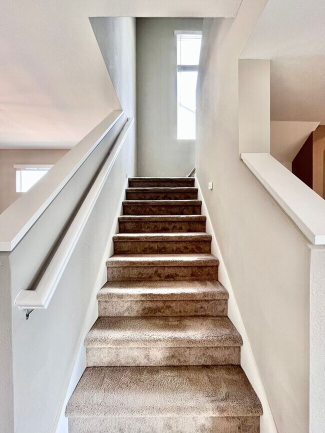 Building Photo - Charming Two-Story Home for Rent in the De...